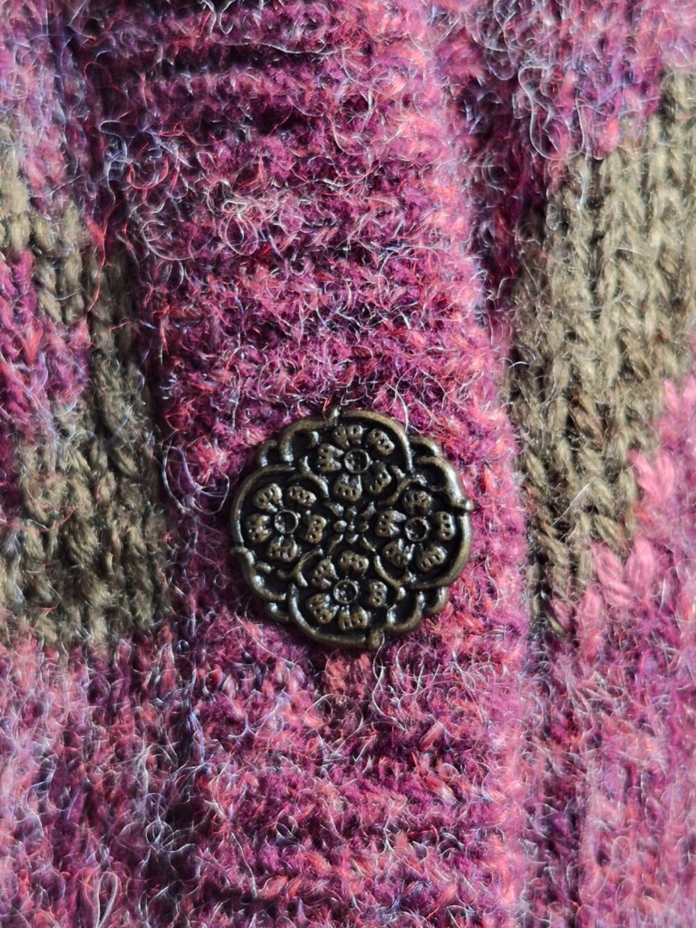 Northern Reflections Vintage Wool Floral Embroidered Cardigan Sweater L/G - Picture 8 of 11